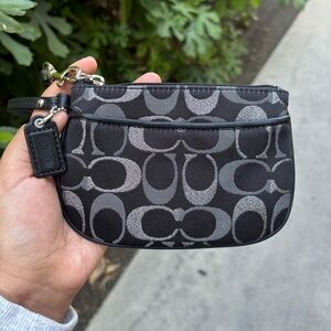Like New Vintage Coach Wristlet Black Silver Gray Signature Print